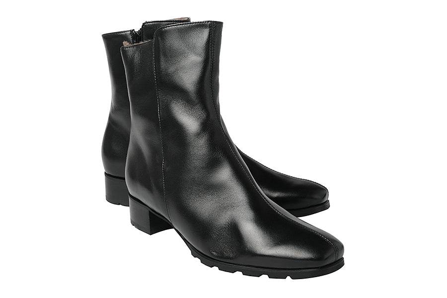 BR MOSS LEATHER ANKLE BOOTS